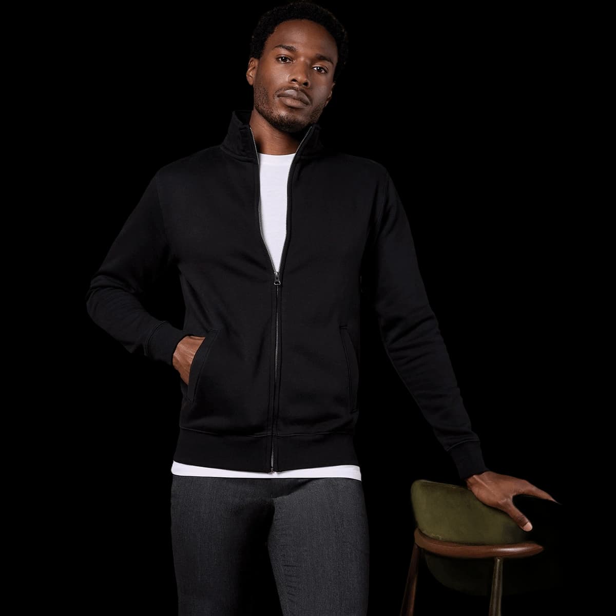 Regular fit zipped sweatshirt